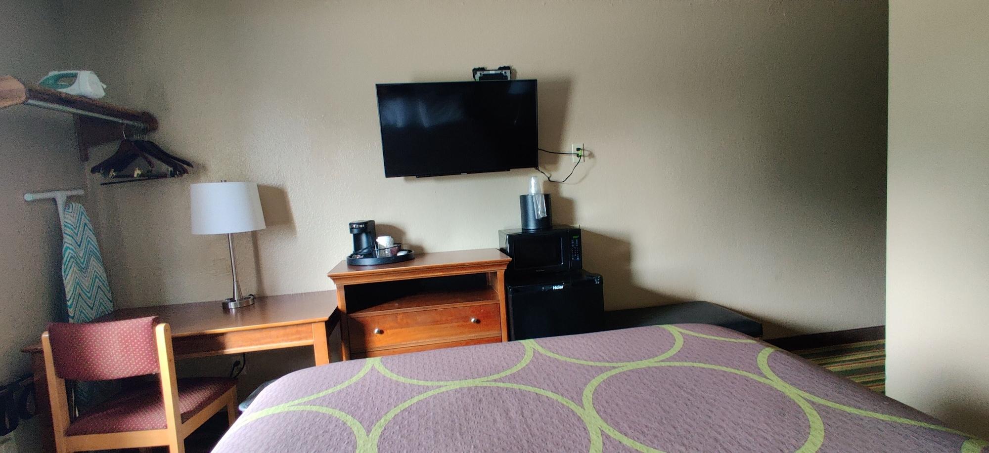 Super 8 By Wyndham Champaign Motel Eksteriør billede