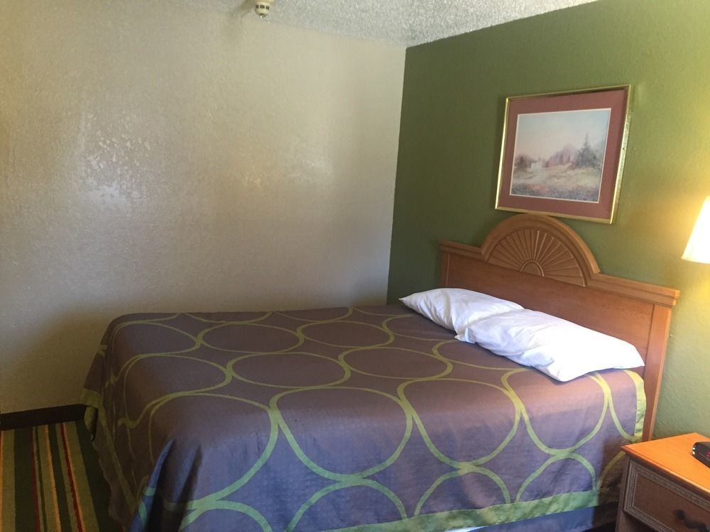 Super 8 By Wyndham Champaign Motel Eksteriør billede